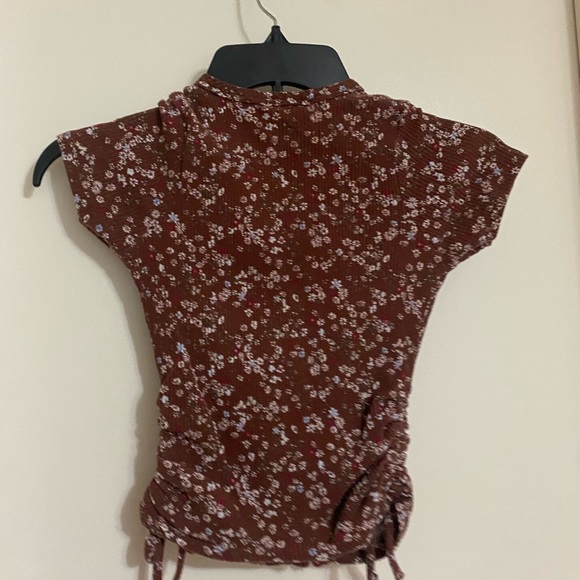 Crop Top - Picture 2 of 3